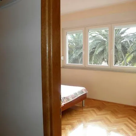 In With Sea View, Balcony, Air Conditioning, Wi-fi *