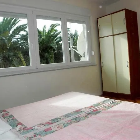 In With Sea View, Balcony, Air Conditioning, Wi-fi Duće
