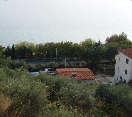 In With Sea View, Balcony, Air Conditioning, Wi-fi *