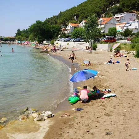 Apartment In With Sea View, Balcony, Air Conditioning, Wi-fi